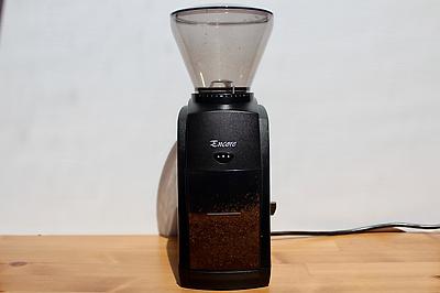 What is the recommended coffee-to-water ratio for the Instant Cold Brew  Electric Coffee Maker?